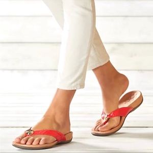 VIONIC Rest Hilda Woven Sandals in Cherry Red Size 8